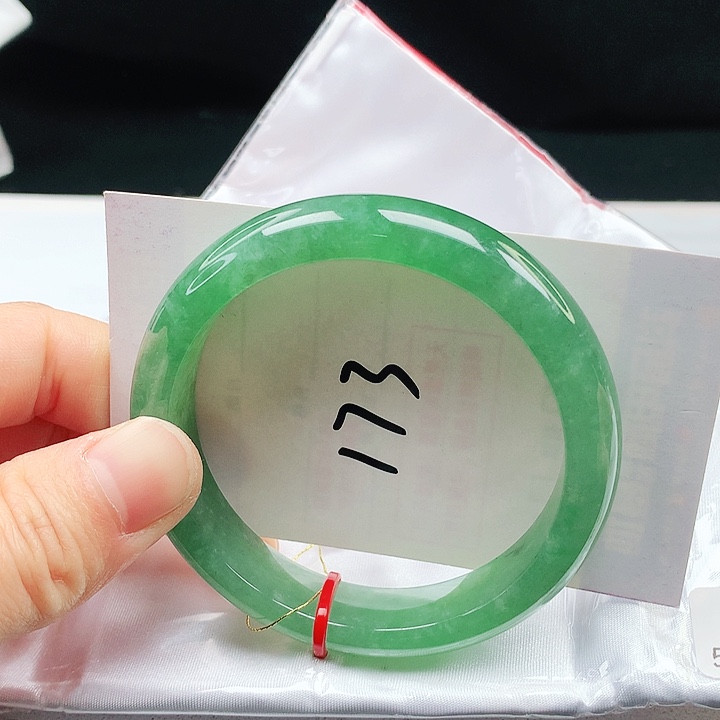 翡翠手镯未镶嵌56圈口