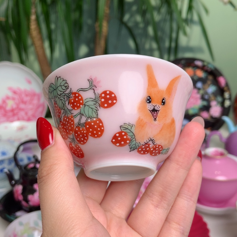 【闪购商品】手绘草莓兔主人杯