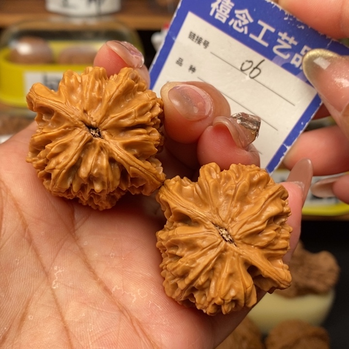 文玩核桃吊坠40鸡心