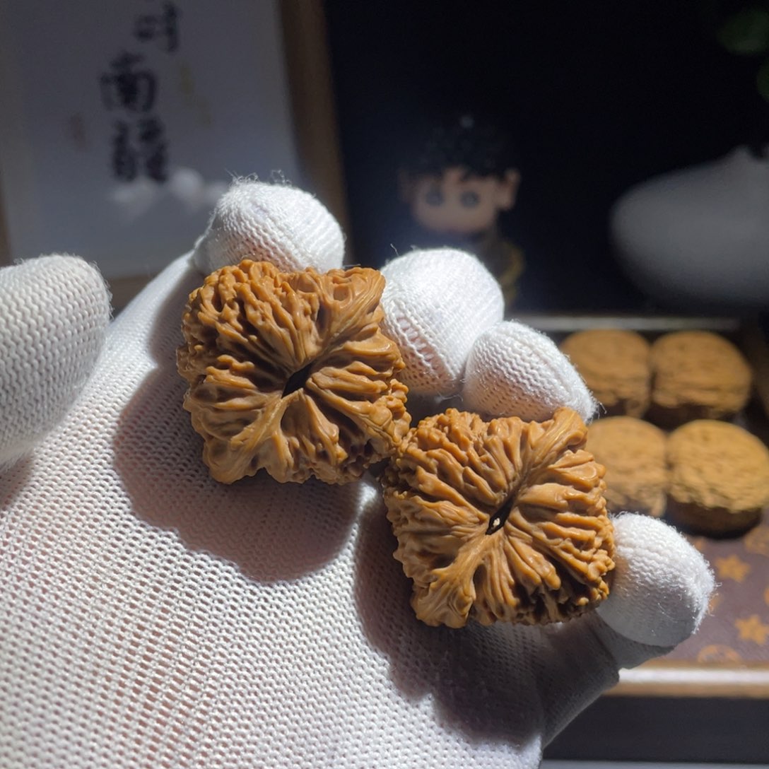 文玩核桃吊坠一**前核桃