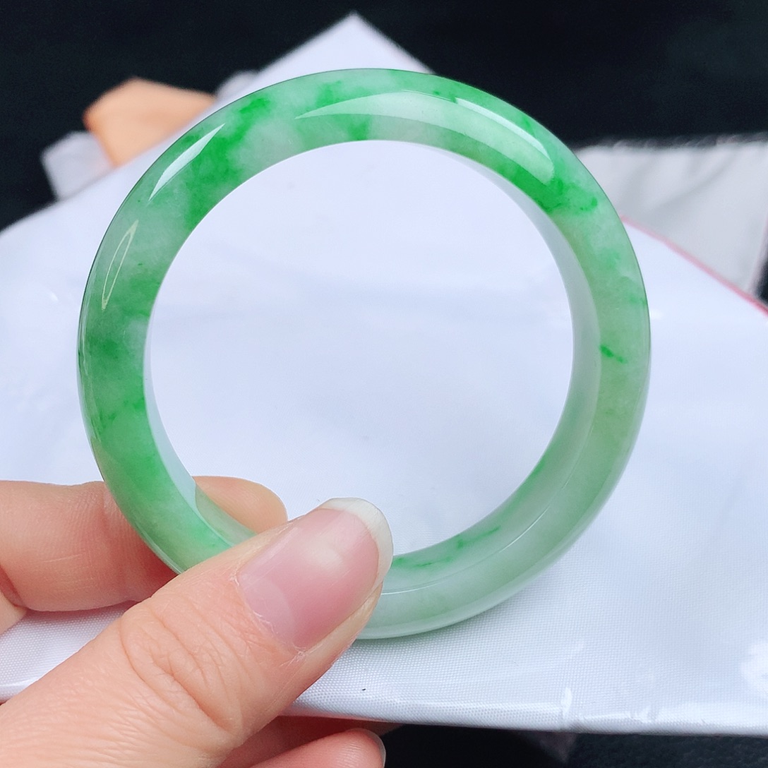 翡翠手镯未镶嵌8016xxcvvb