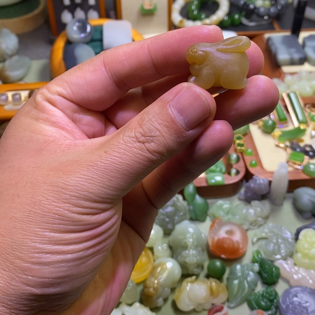 和田玉颈饰未镶嵌定制