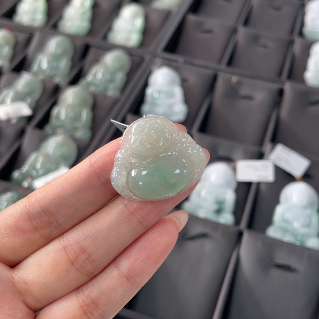 翡翠颈饰未镶嵌佛公