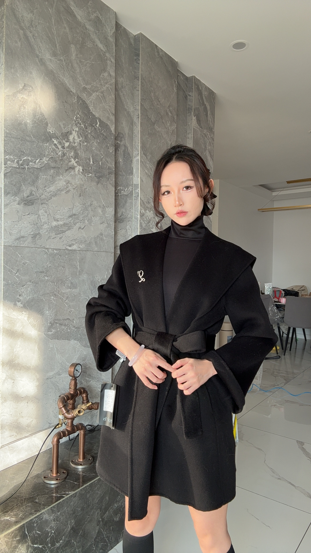 短款黑色大翻領短中款大衣高端羊毛羊绒高級時尚小个子秋冬