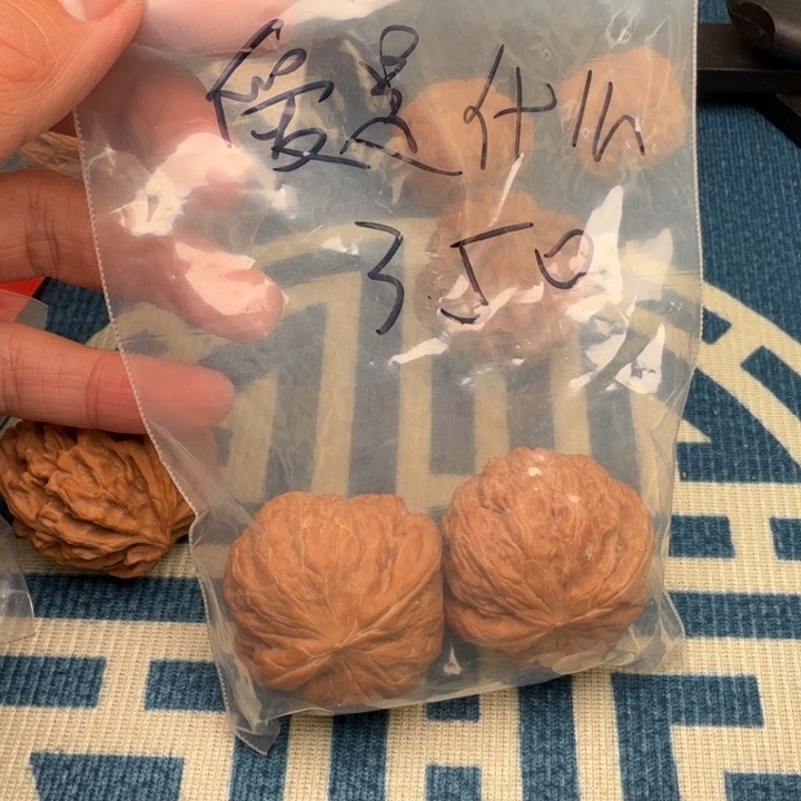 爱***-文玩核桃吊坠文玩核桃