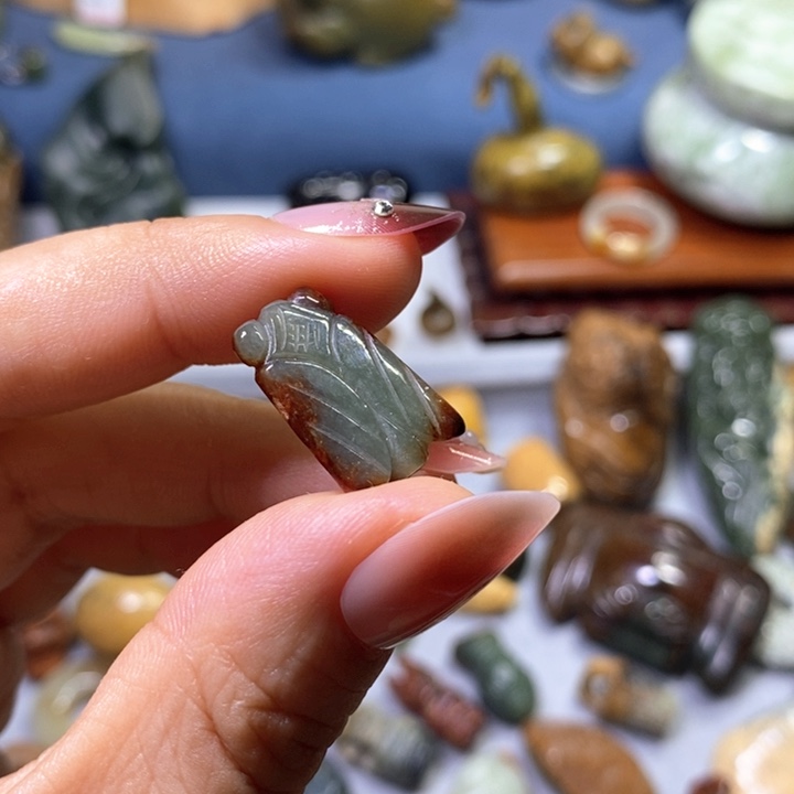 岫岩河磨玉（透闪石质玉）未镶嵌挂件