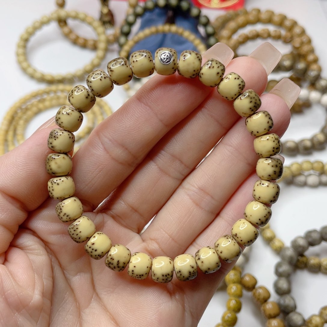 星月菩提吊坠石玉料绿背河豚卡8