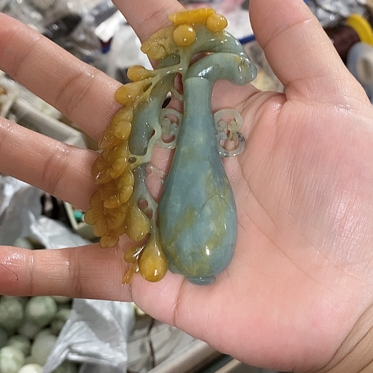 *****蛇纹石玉未镶嵌颈饰