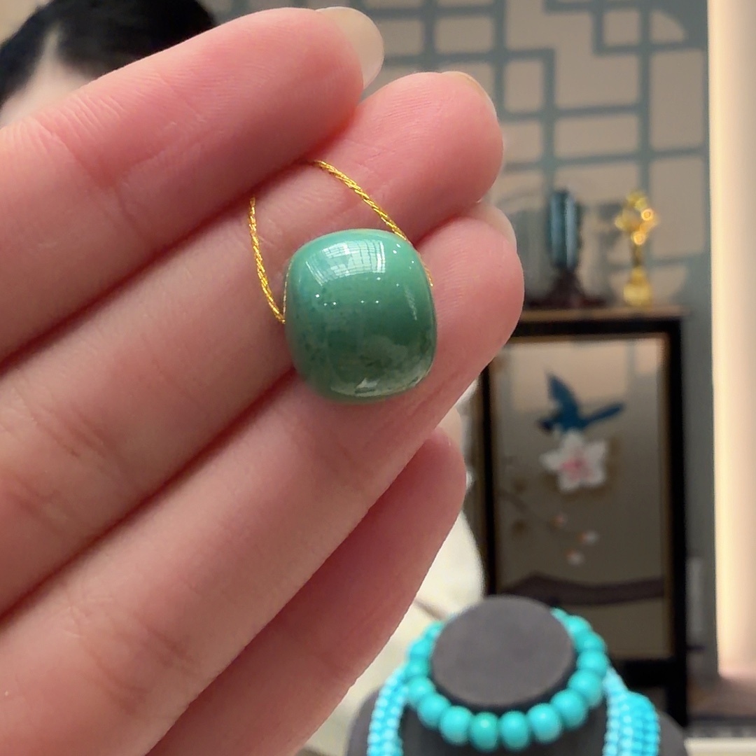 绿松石未镶嵌颈饰