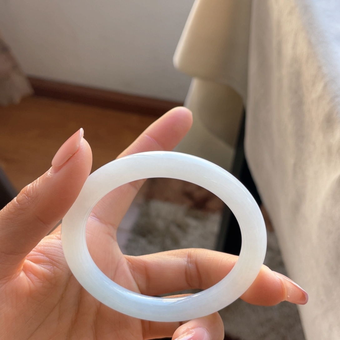 翡翠手镯未镶嵌圆条