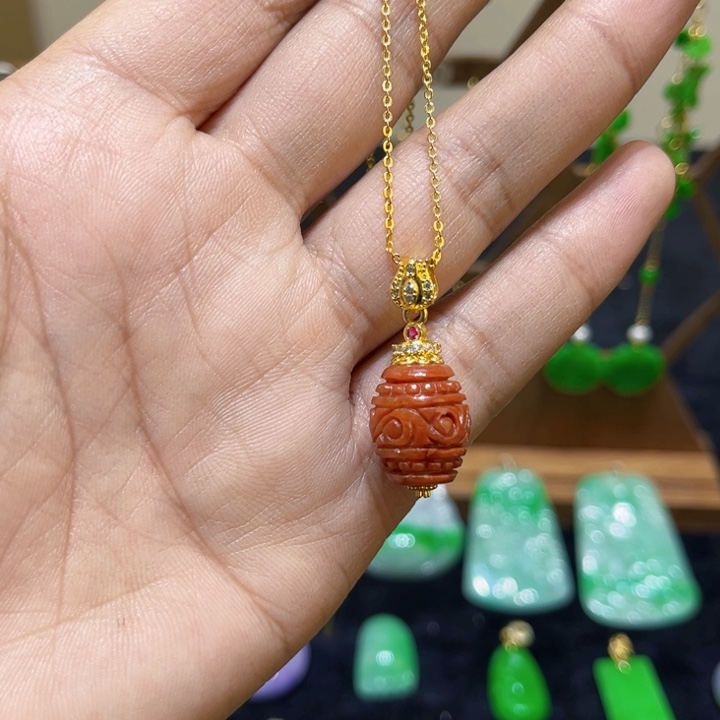 翡翠颈饰未镶嵌吊坠