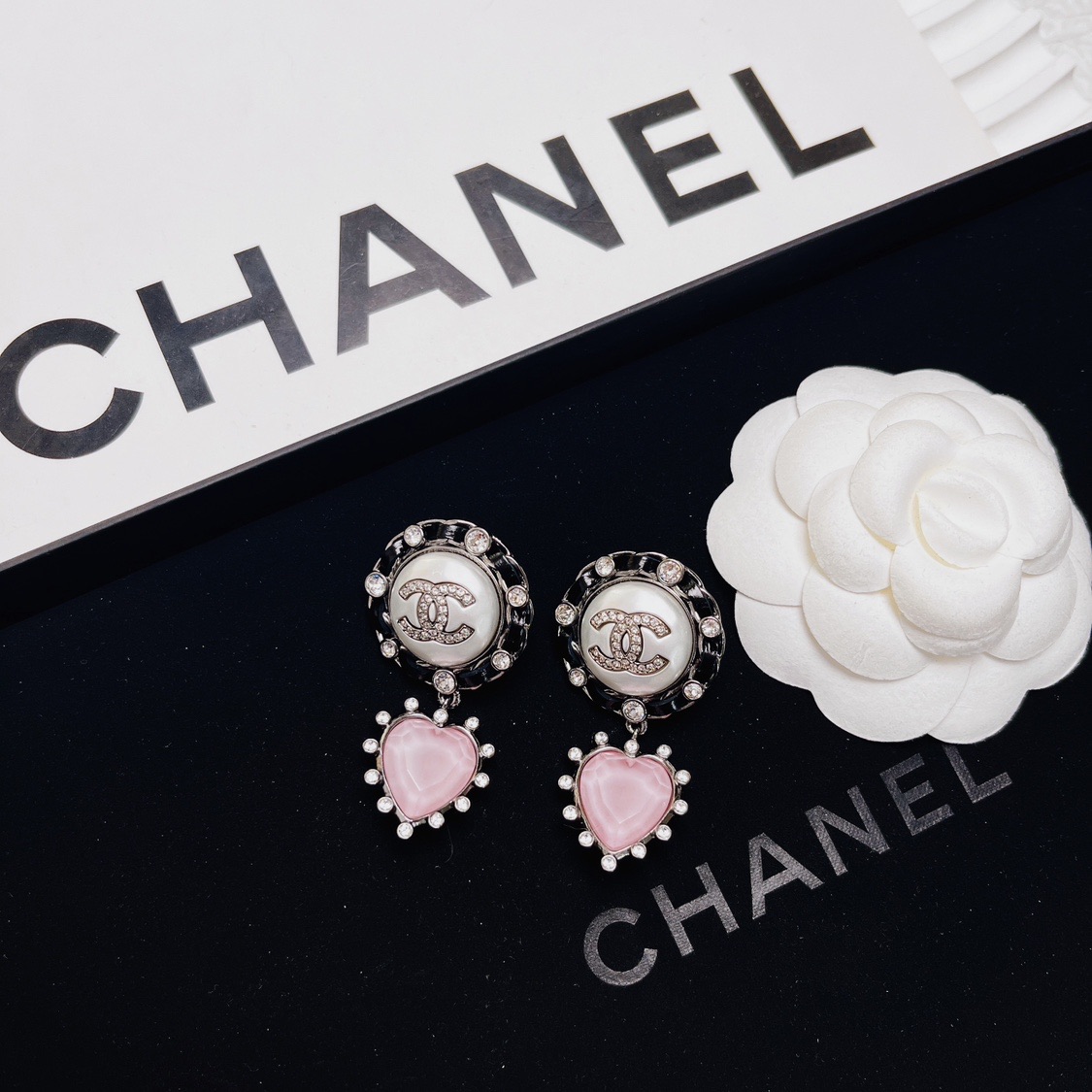 95新 Chanel/香奈儿 柚礼中古/香奈儿皮穿珍珠桃心耳钉CG502006