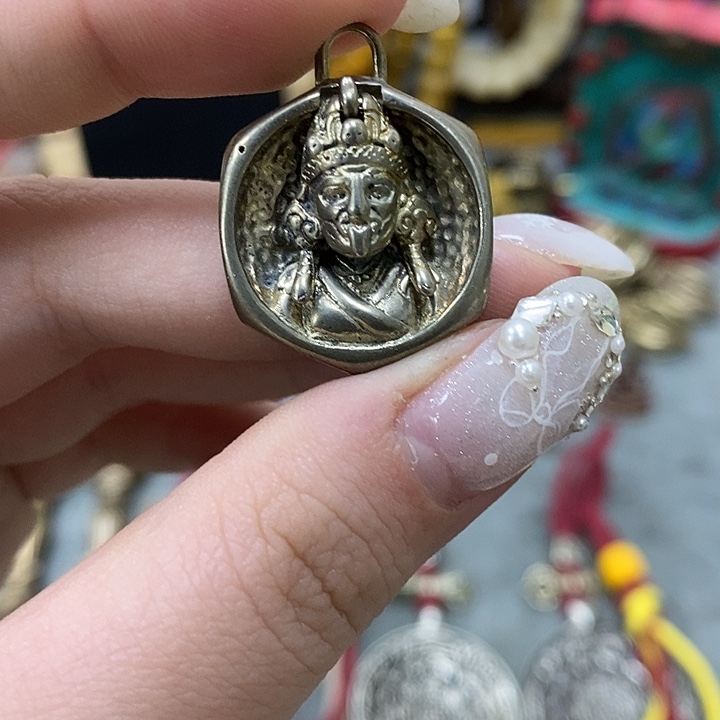 铜铁合金类白铜扎基拉姆