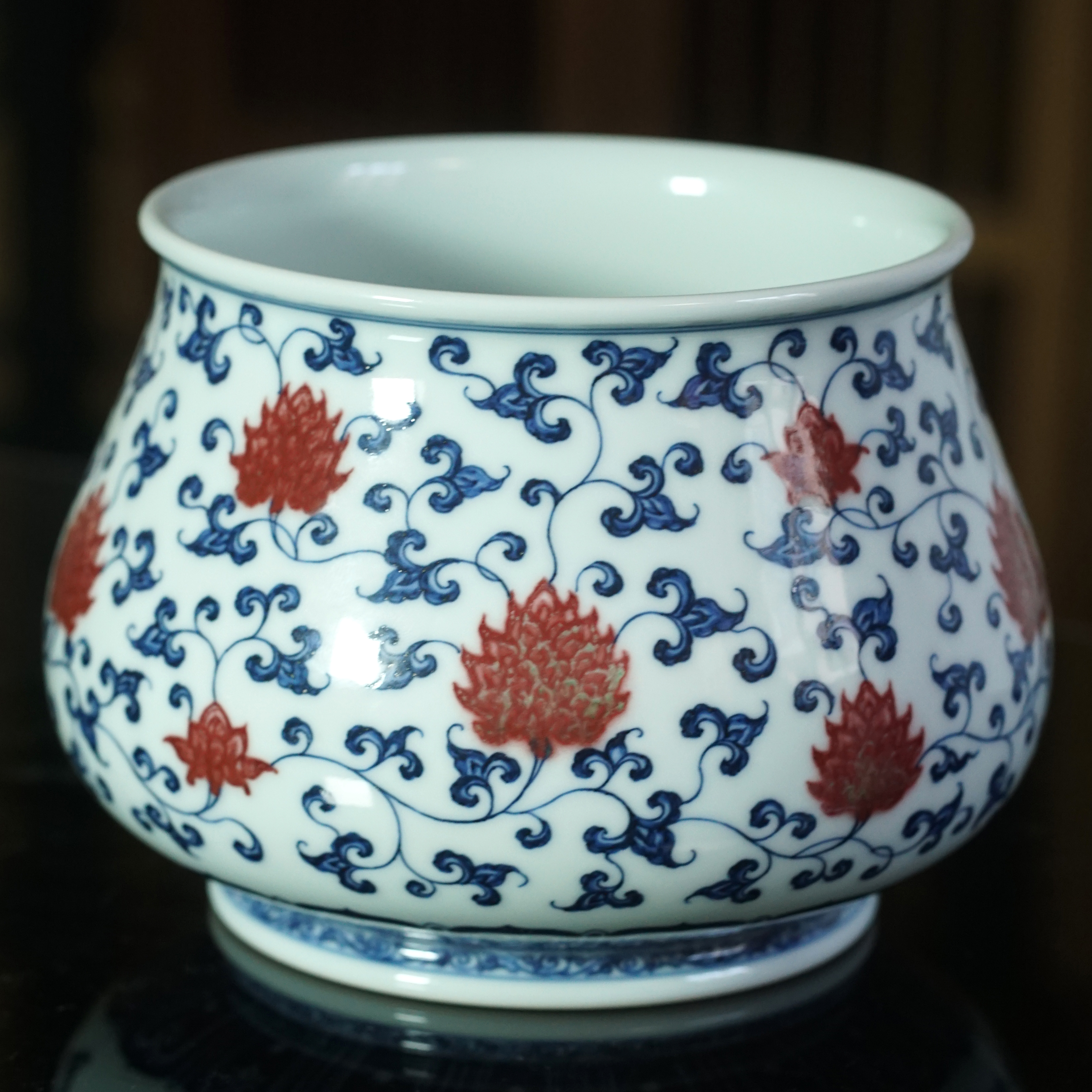 【阳春白雪】-青花釉里红缠枝莲鱼篓洗