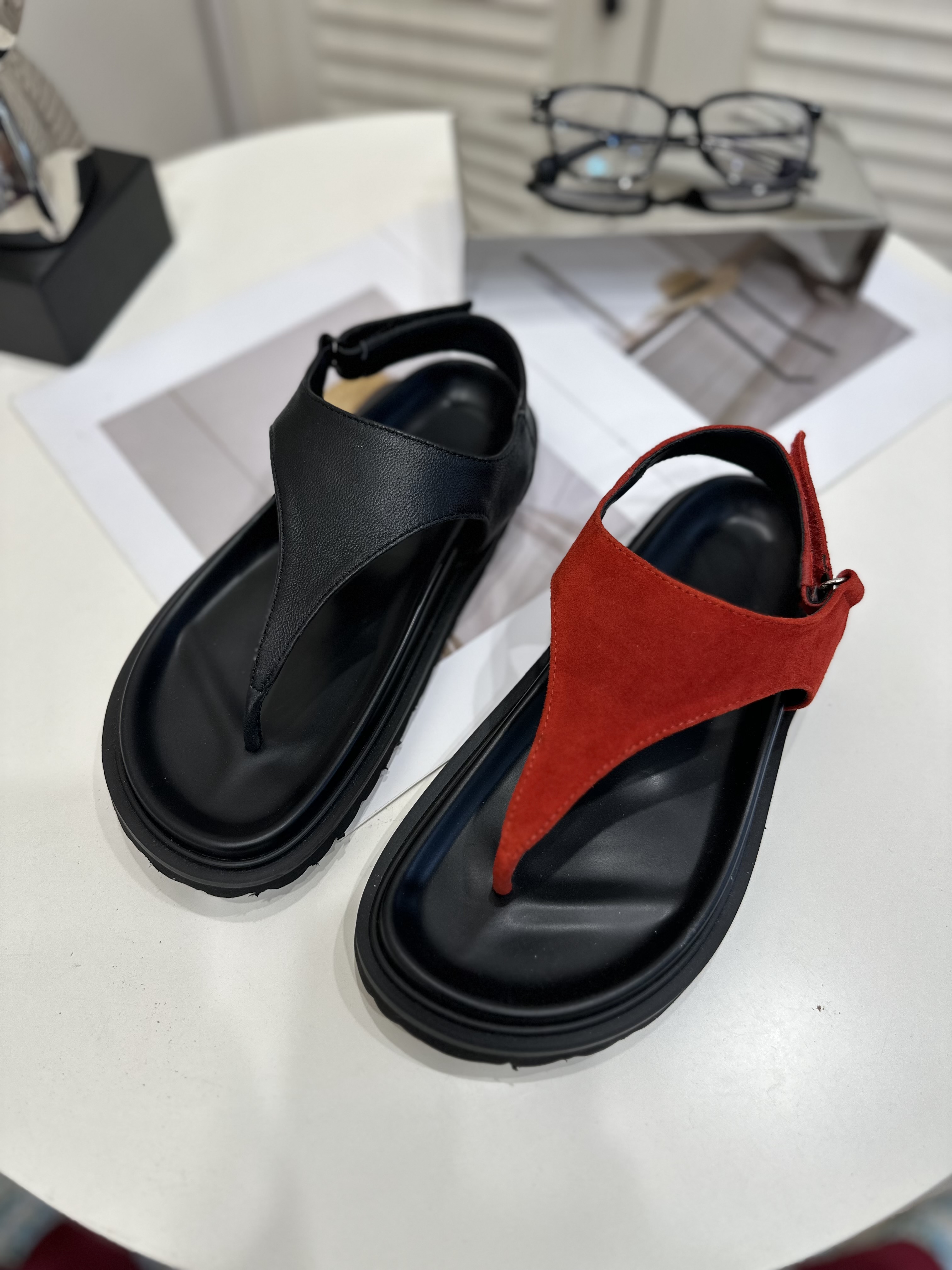 955-1厚底人字凉鞋女胎牛皮夏季新款真皮夹趾休闲外穿欧货沙滩鞋
