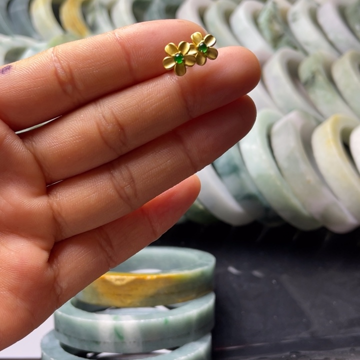 定制翡翠未镶嵌银镶嵌绿蛋面耳钉