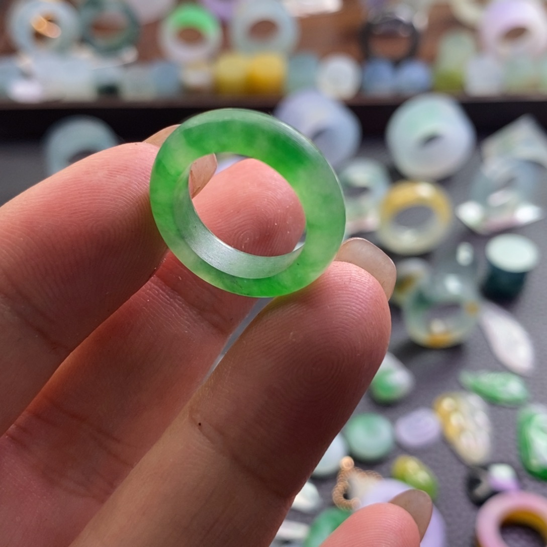 定制翡翠未镶嵌翡翠戒指9