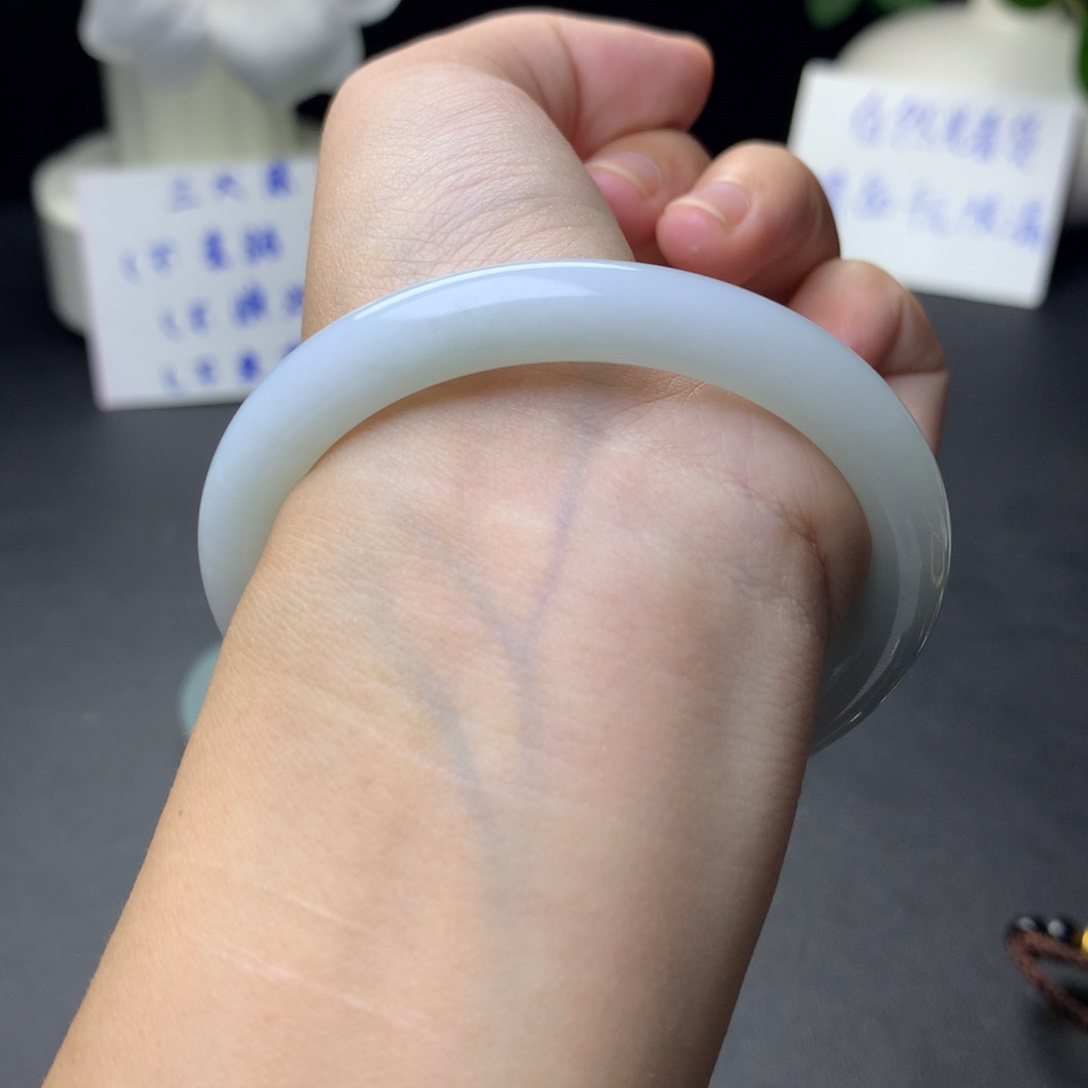 岁***好定制翡翠未镶嵌翡翠定制