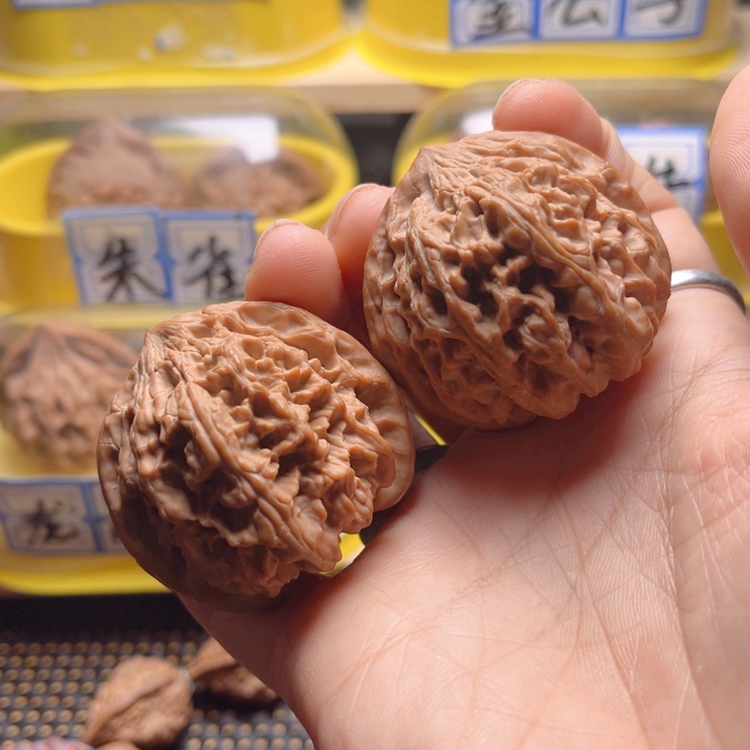 文玩核桃把件野牛