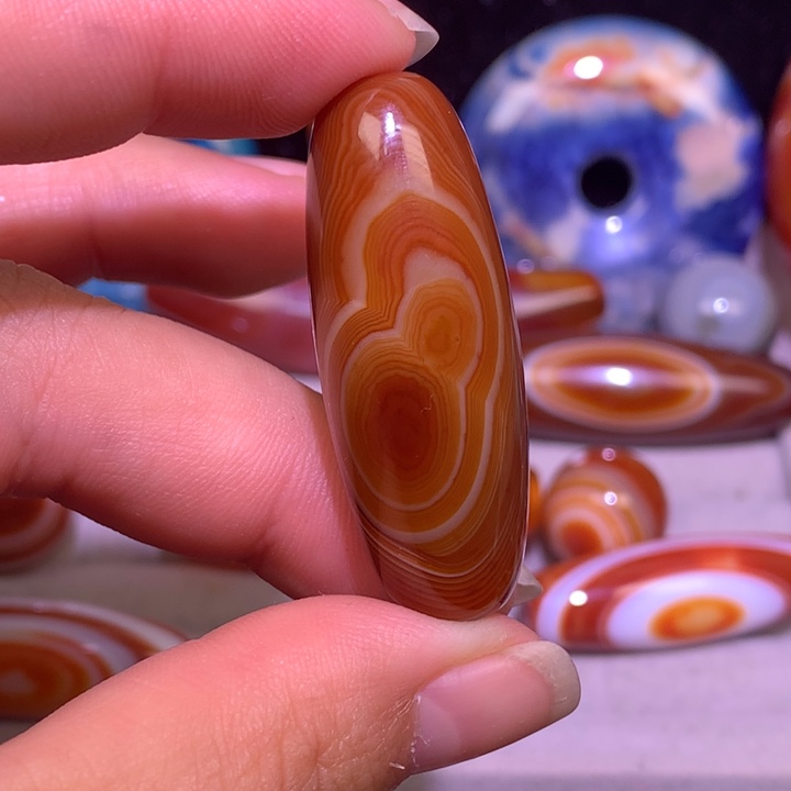 壬***腾未镶嵌玛瑙/玉髓珠宝奇石