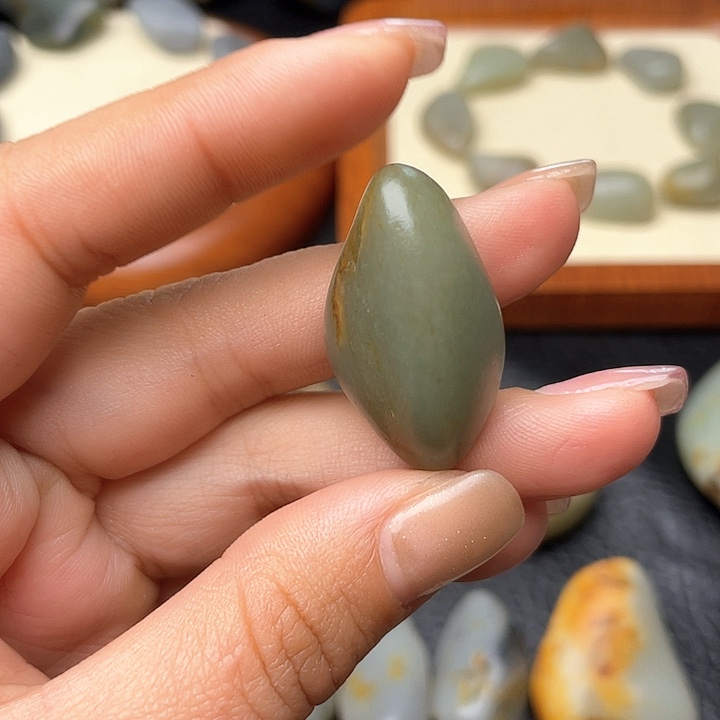 和田玉颈饰未镶嵌40