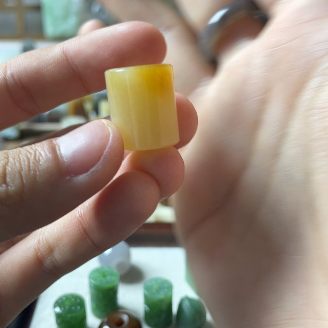 ****和田玉（糖玉）未镶嵌挂件