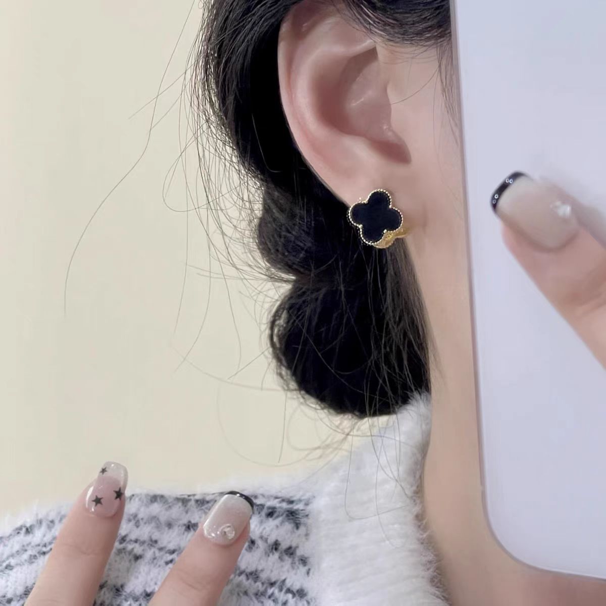 非金属仿珍珠耳饰 非金属通勤四叶草耳饰法式轻奢简约耳饰L016