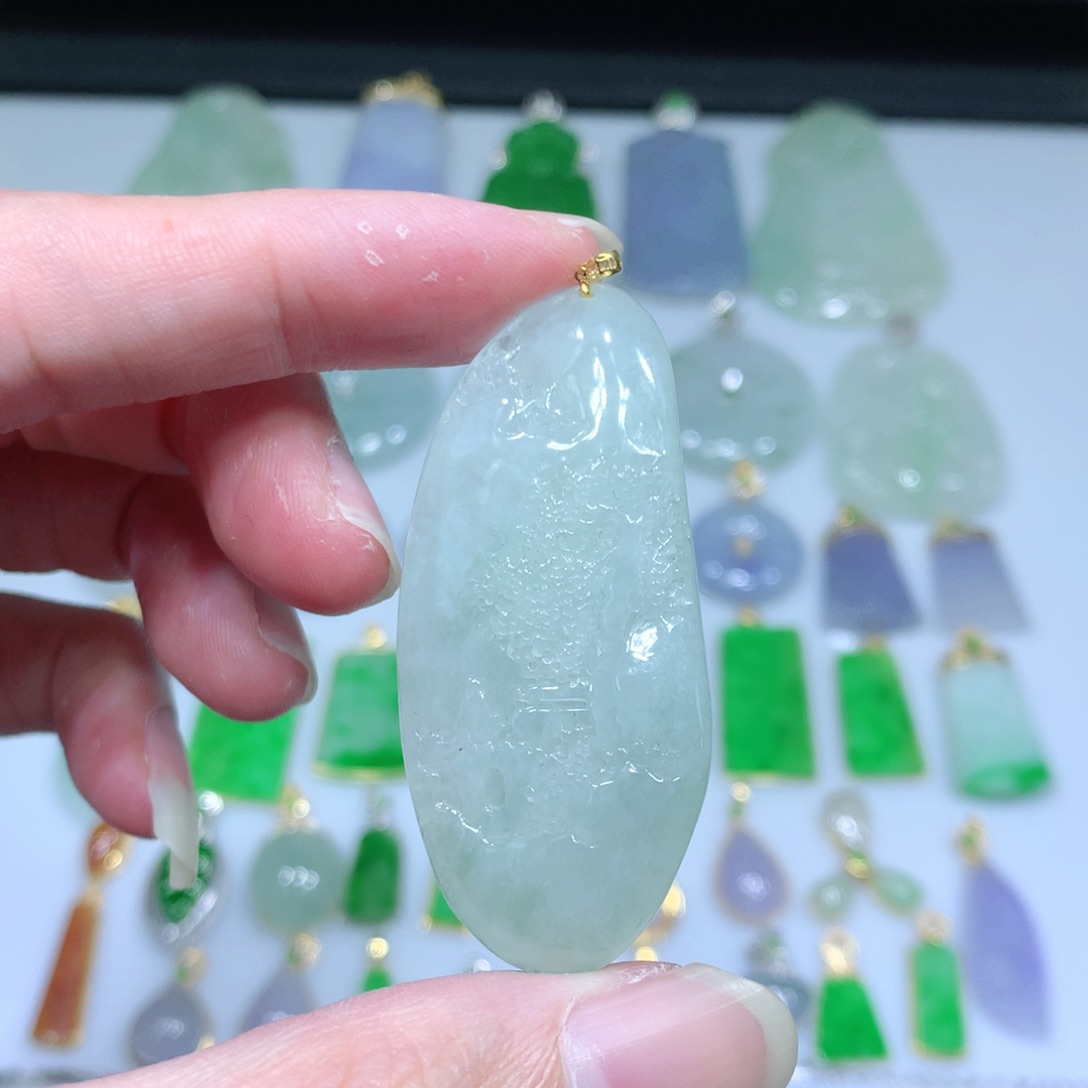 翡翠吊坠(不含链)18K金镶嵌