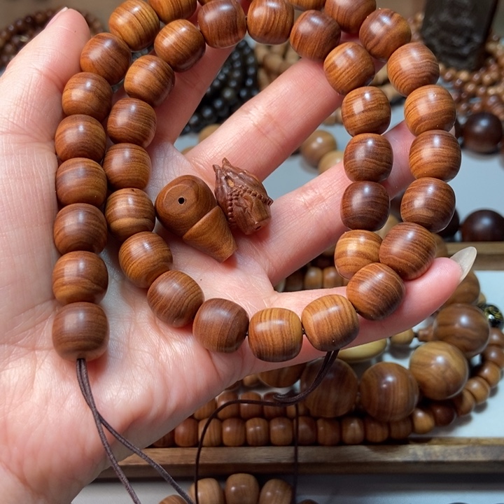 怀***斯檀香木老山檀香双百年料1.2*38，奶香