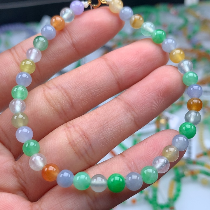 翡翠手镯未镶嵌卡