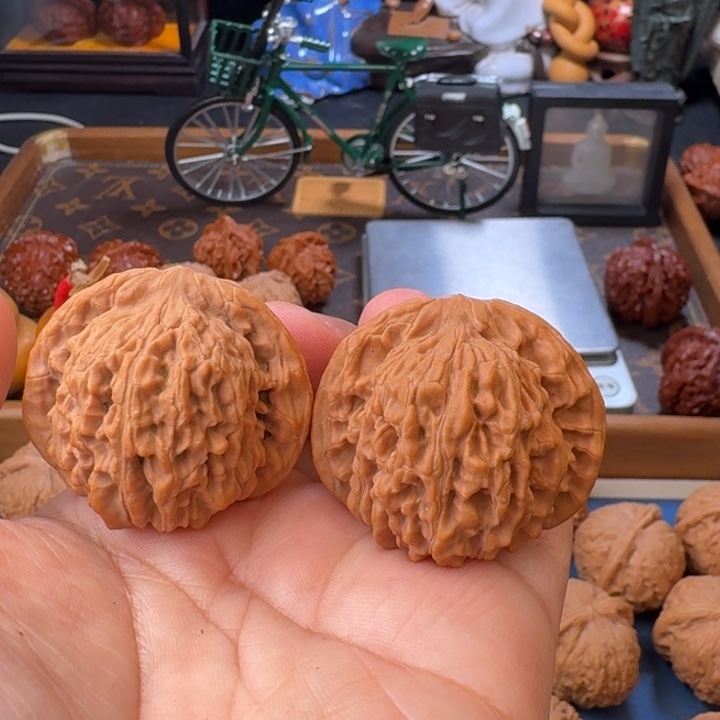 文玩核桃把件正版平谷四座楼