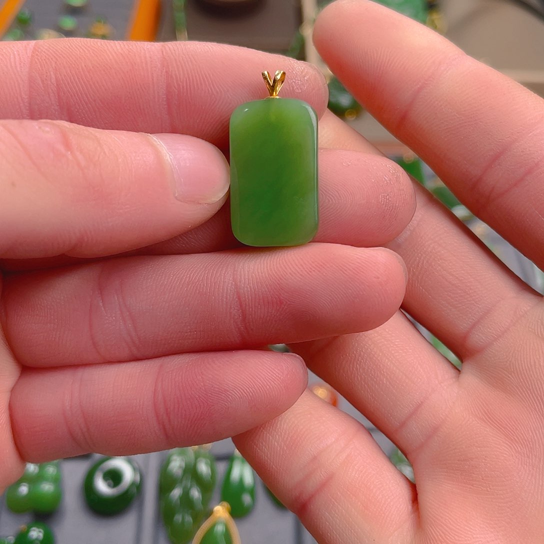 和田玉（碧玉）吊坠(不含链)18K金镶嵌398