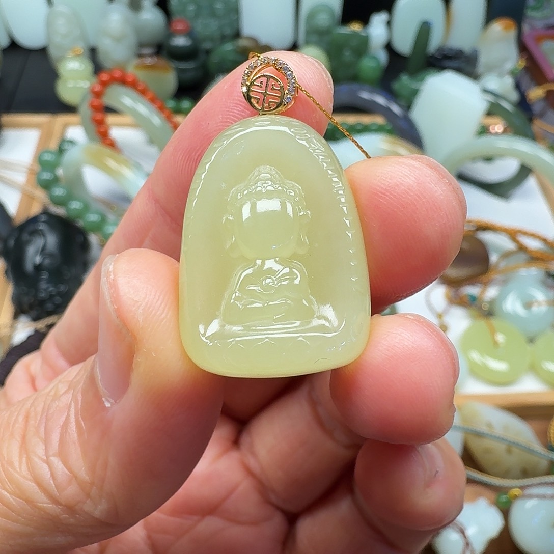 和田玉18K金镶嵌颈饰