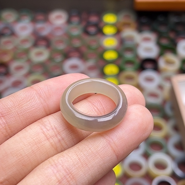 和田玉戒指未镶嵌14码高冰一口紫 无鉴赏