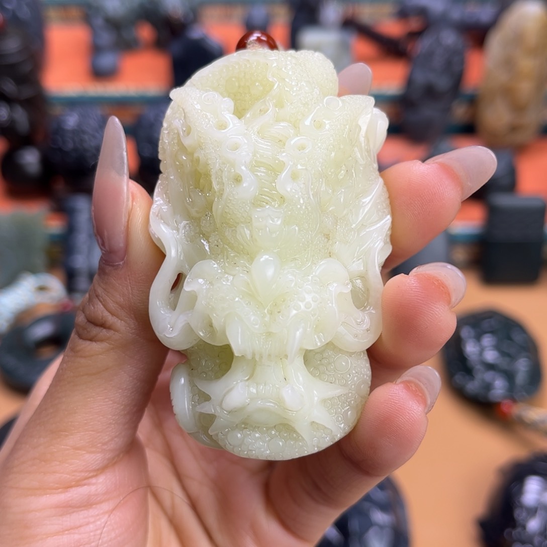 未镶嵌和田玉挂件一***?