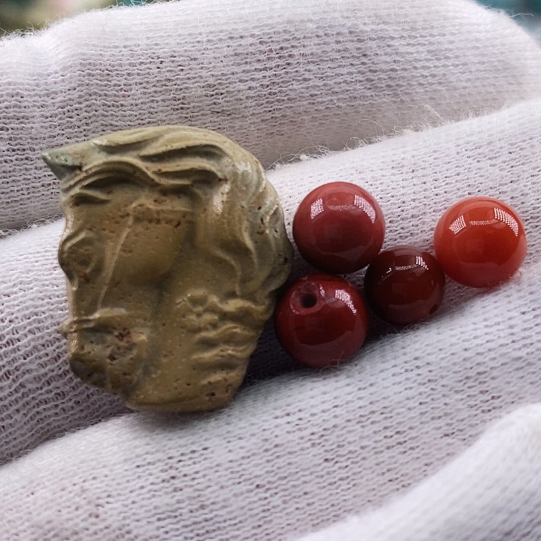 南红玛瑙未镶嵌珠宝奇石