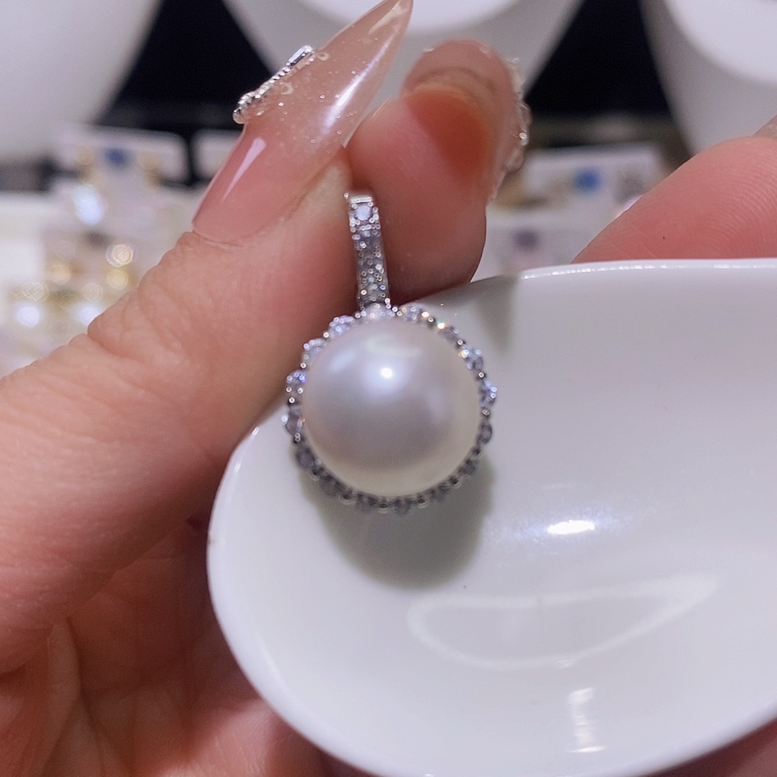 淡水珍珠颈饰合金