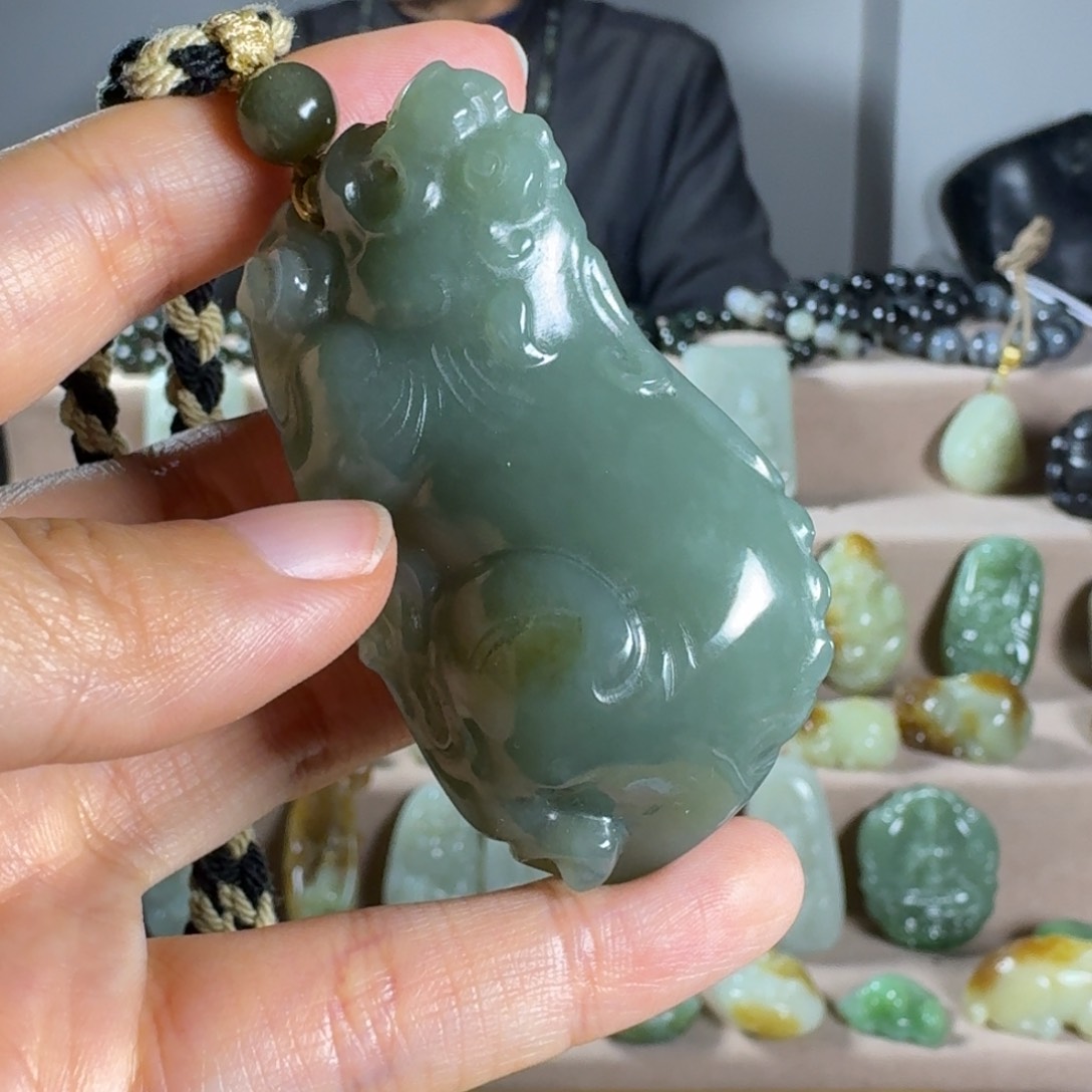 和田玉（糖玉）颈饰未镶嵌