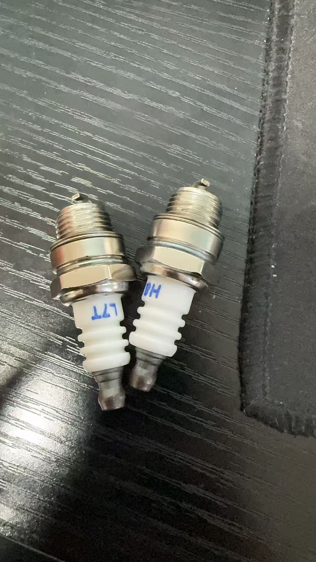 福利款汽油锯专用农机配件火花塞容易打火