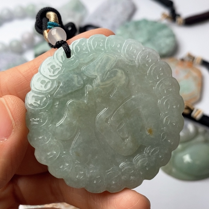 翡翠未镶嵌颈饰翡翠