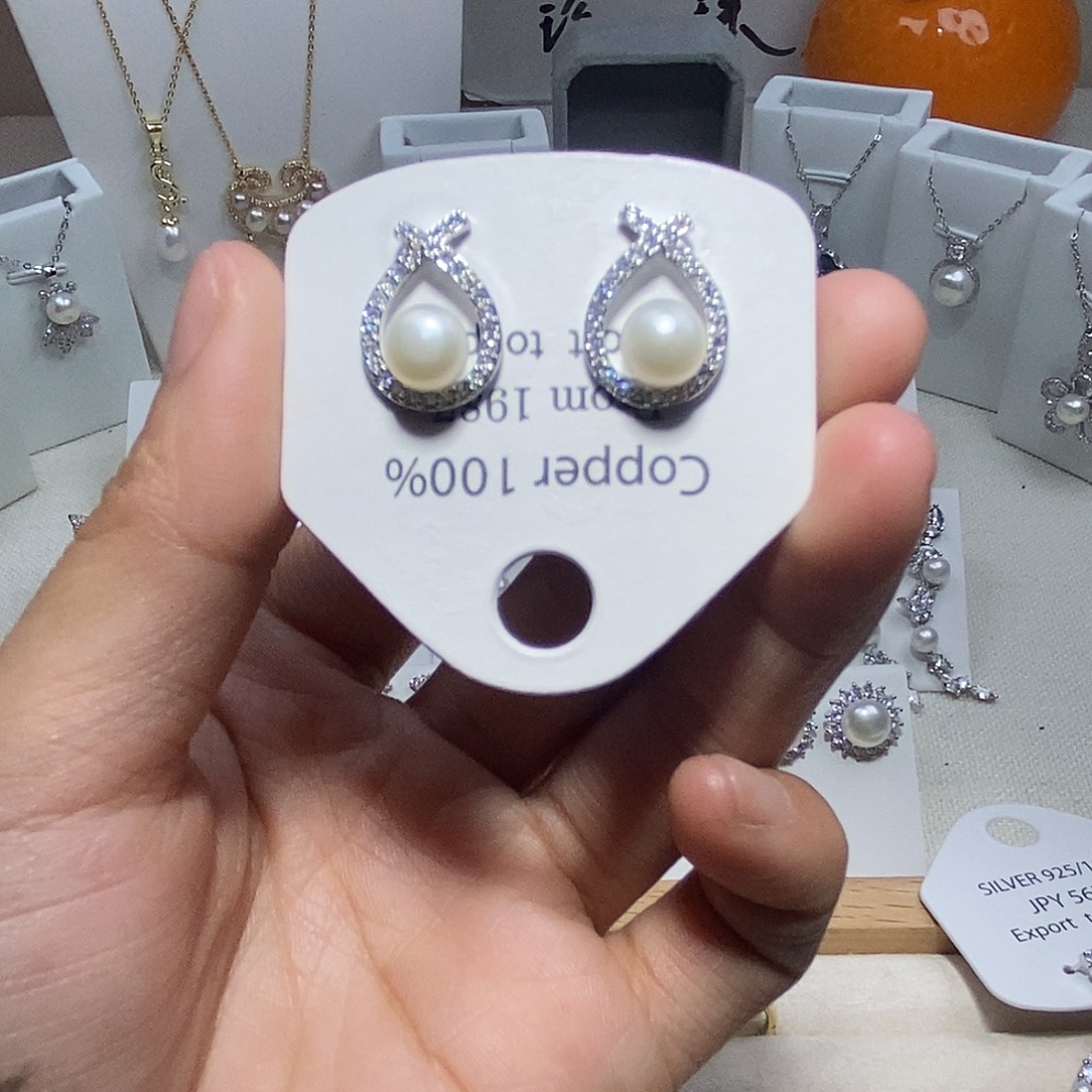 淡水珍珠未镶嵌耳饰