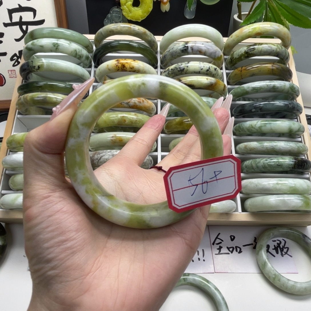 玉***子蛇纹石玉未镶嵌手镯