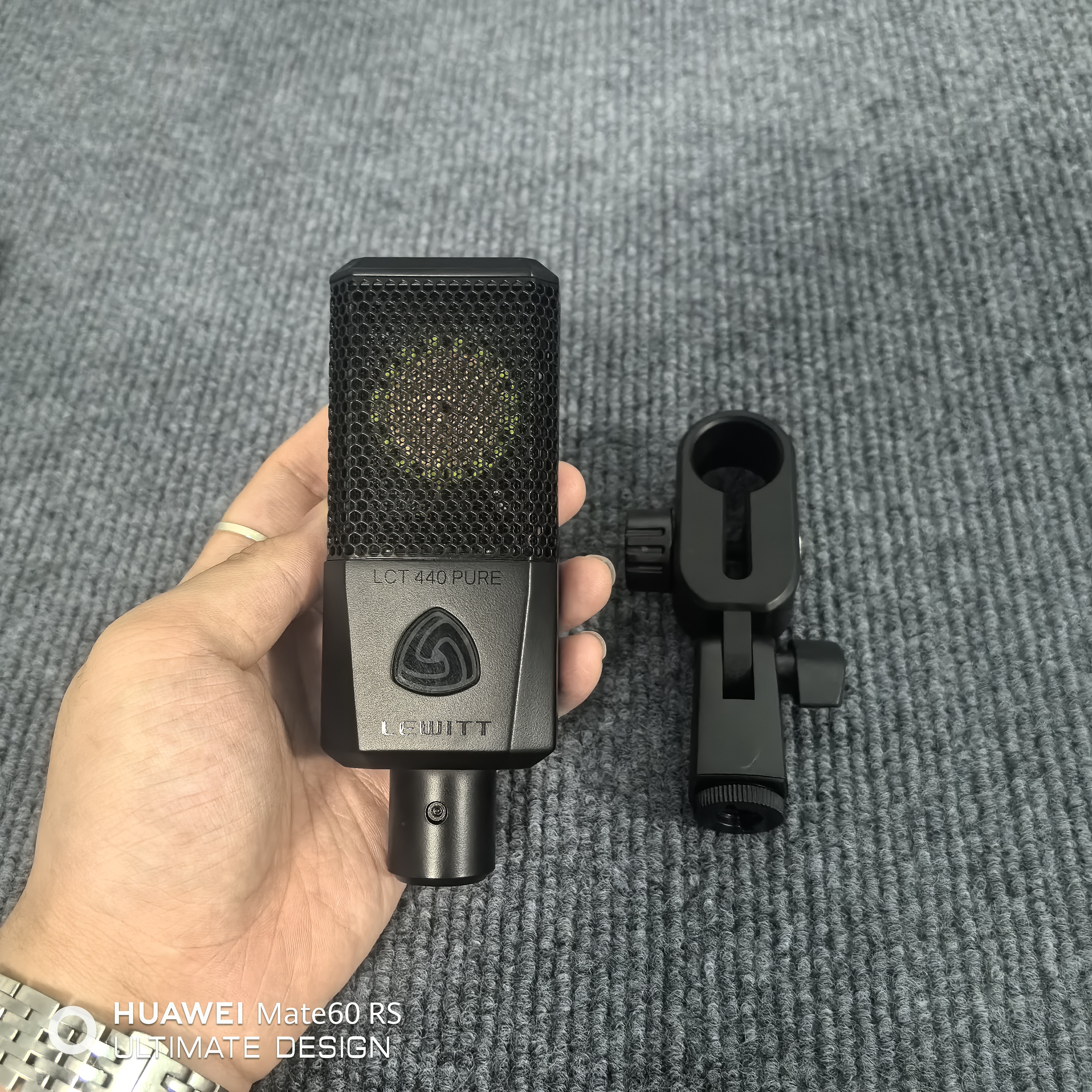 85新 二手莱维特440 编号IUYY 正品保障 一年店保 轻微磕碰划痕