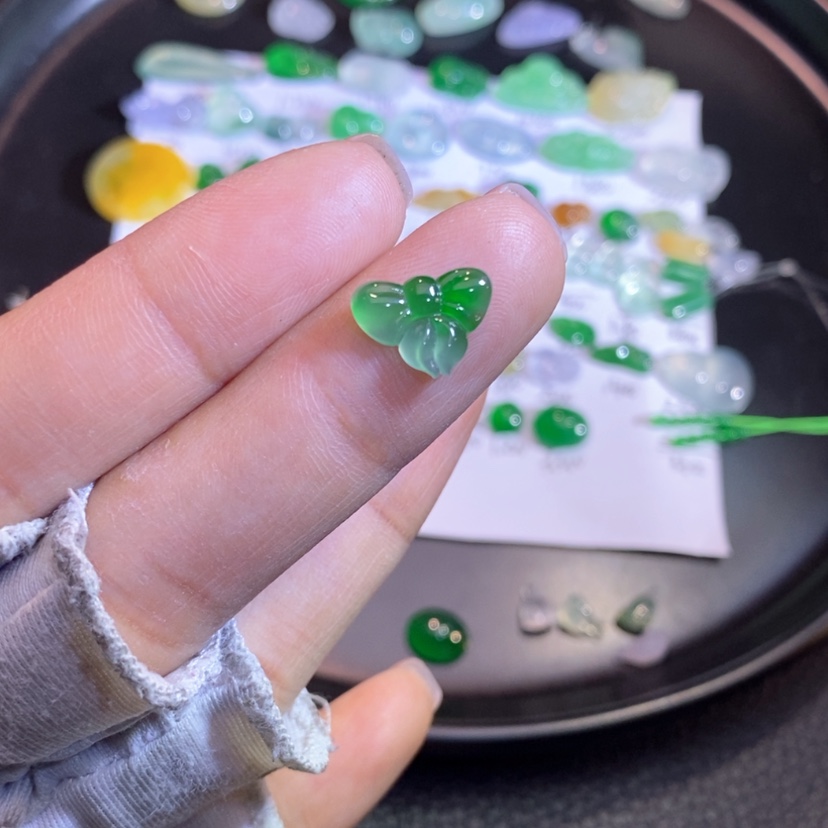 【闪购商品】翡翠未镶嵌挂件蝴蝶结