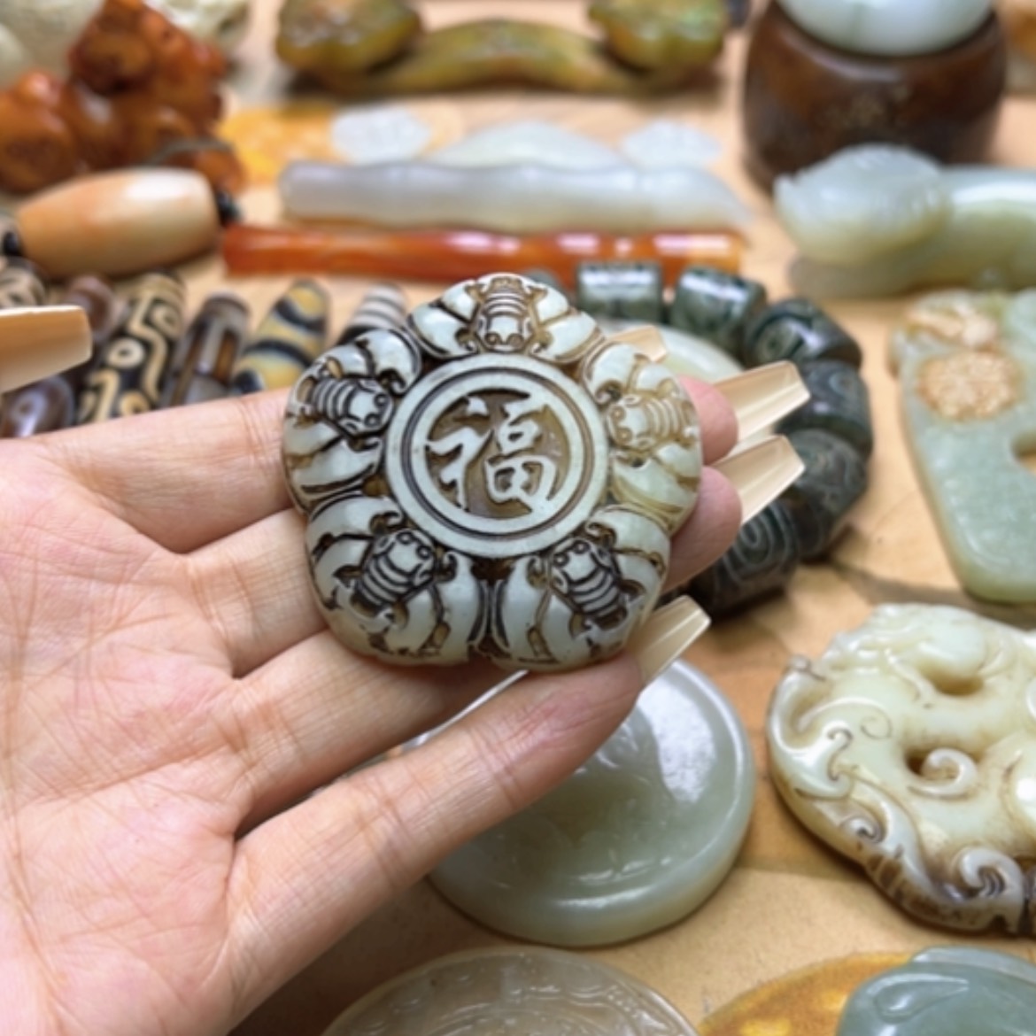 【闪购商品】蛇纹石玉颈饰未镶嵌