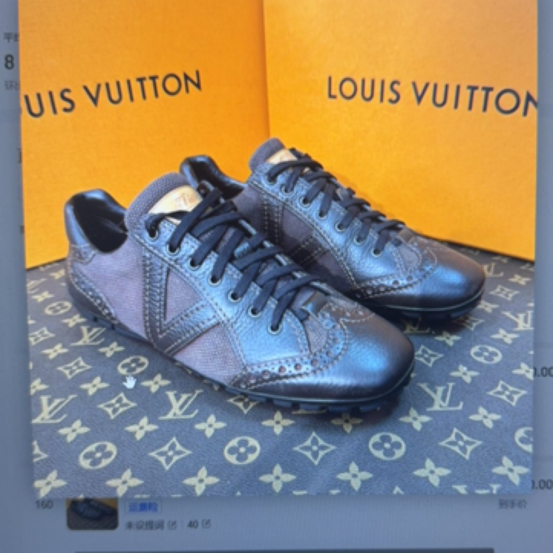 未使用 LouisVuitton/路易威登 棕色大V设计仅试穿休闲德训鞋39码