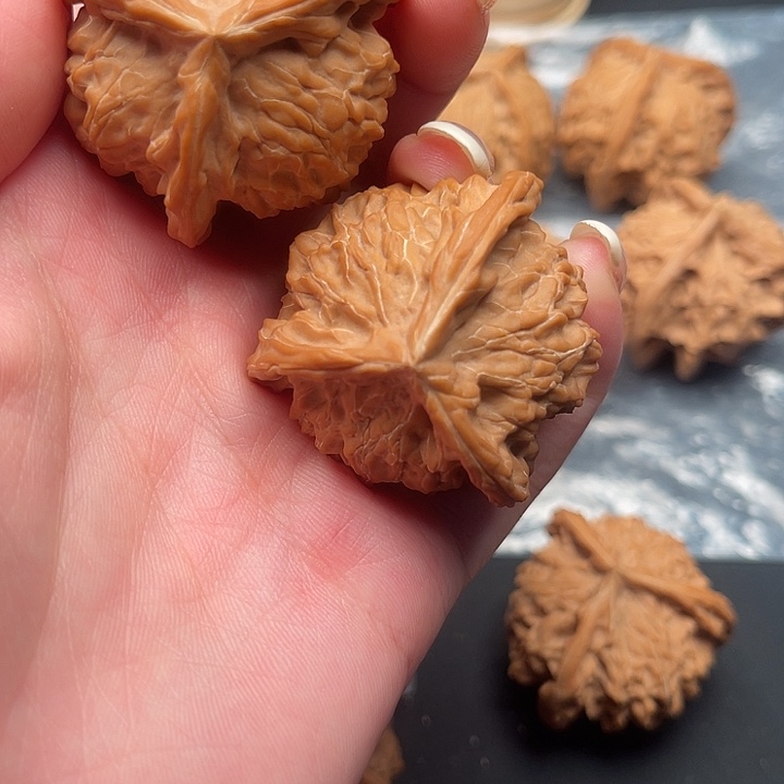 F***.文玩核桃把件三棱