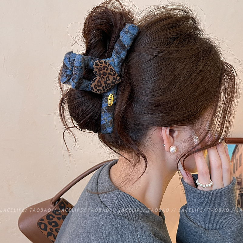 豹纹爱心蓝底头发抓夹女高级感独特漂亮鲨鱼夹2025新款发夹发饰秋商品图