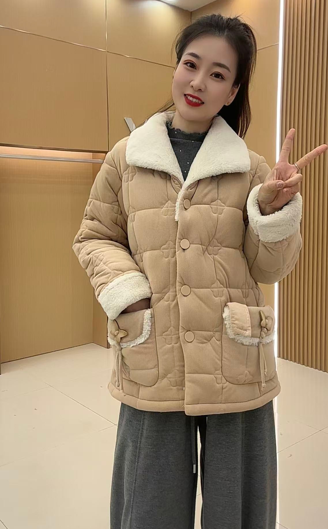 （宏源E家）冬季加厚保暖可爱俏皮减龄修身家居服睡衣套装S919