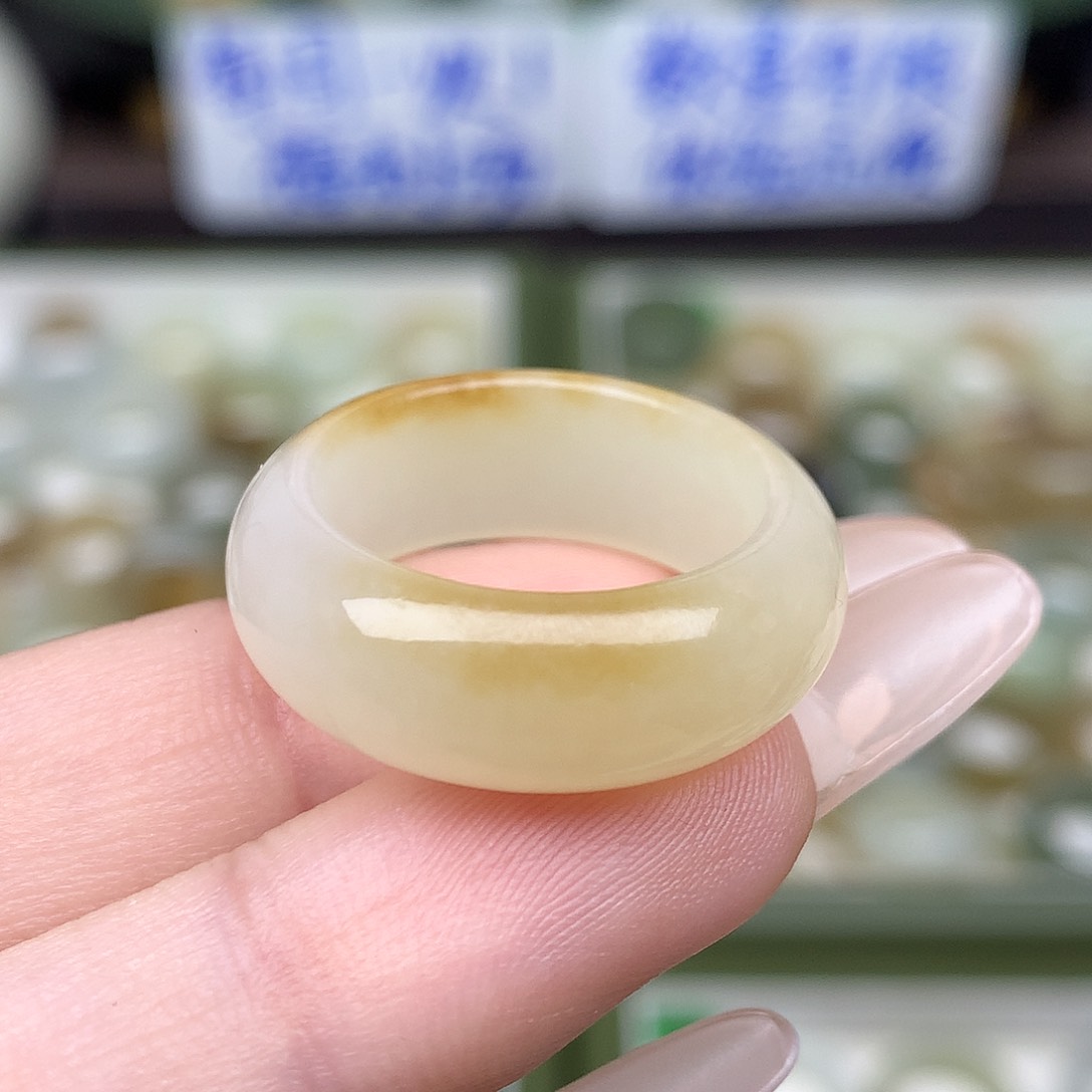未镶嵌戒指和田玉17
